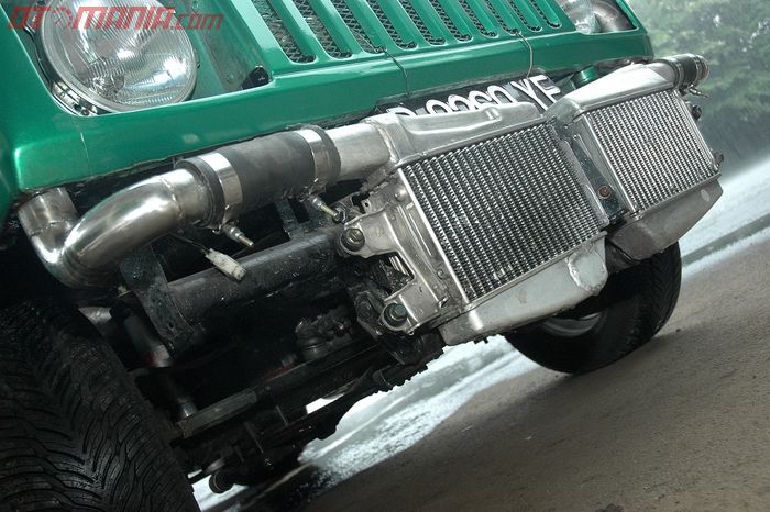 Suzuki Jimny mesin Lexus LS400 bertenaga 505 dk