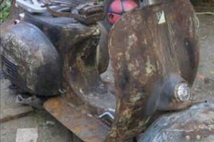 Vespa Gran Lusso berkarat