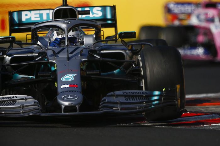 Pembalap Mercedes, Valtteri Bottas merasa kecewa usai meraih hasil minor saat balapan di F1 Hongaria