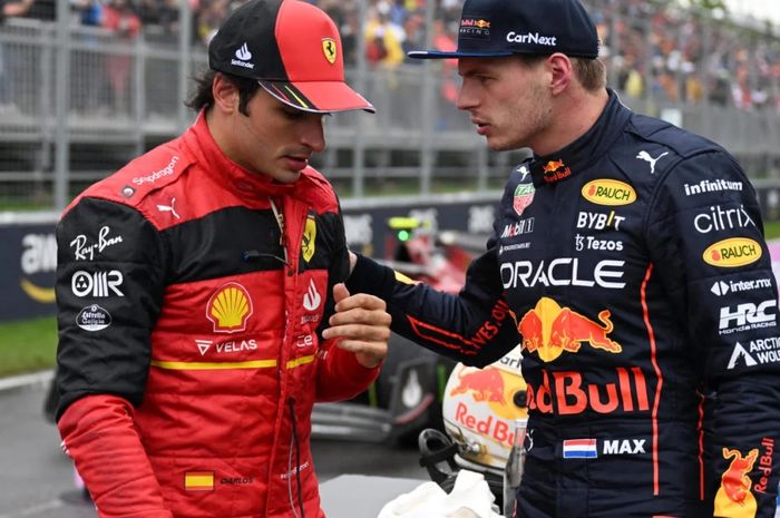 Max Verstappen dan Carlos Sainz mendapat hukuman mundur posisi start lantaran menggunakan komponen baru pada mobilnya di F1 Italia 2022