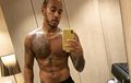 Lewis Hamilton Marah pada Orang yang Keluar Rumah Saat Wabah Virus Corona