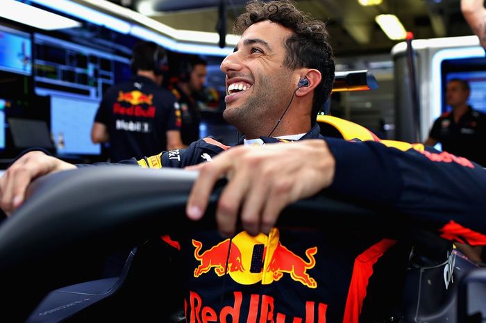 Daniel Ricciardo semakin dekat dengan tenggat waktu mengenai kontraknya di tim Red Bull