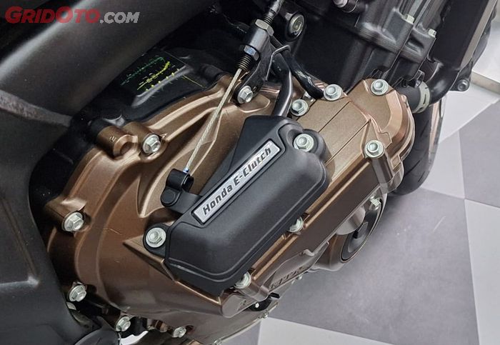 Honda e-Clutch pada moge Honda CB650R