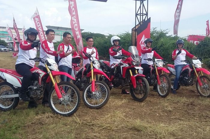 Acara test ride yang digelar oleh AHM Jateng di sirkuit Goro Assallam, Solo, Jawa Tengah