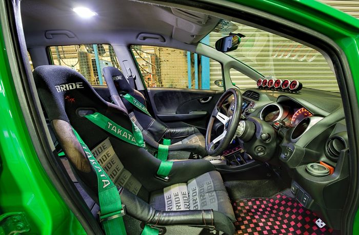 Tampilan interior sporty Honda Jazz GE8 asal Thailand
