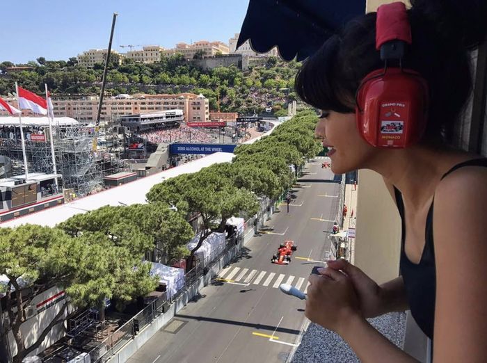 Farah Quinn, salah satu selebriti asal Indonesia yang tahun 2017 kemarin menyaksikan balap F1 Monako