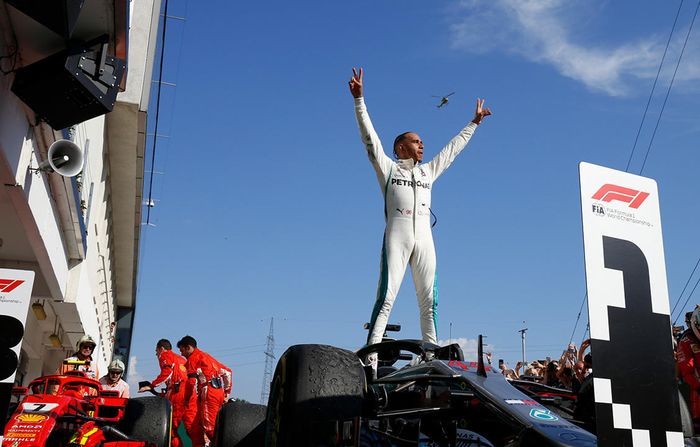 Lewis Hamilton menutup paruh musim pertama dengan kemenangand di GP F1 Hongaria