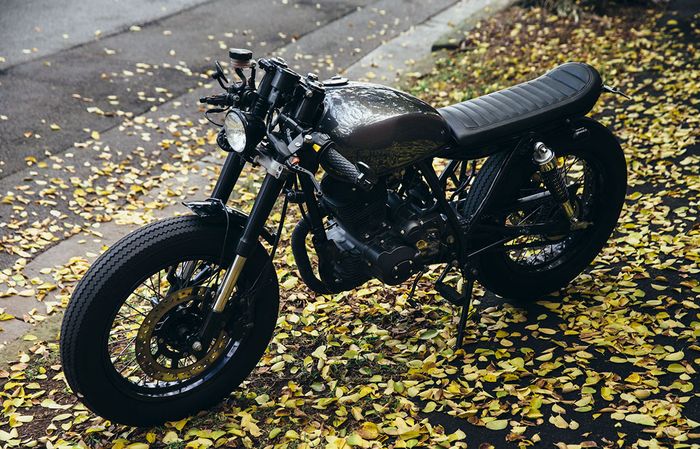 Sol Invictus Mercury 250 kustom cafe racer milik Adrian, dilansir oleh www.throttleroll.com