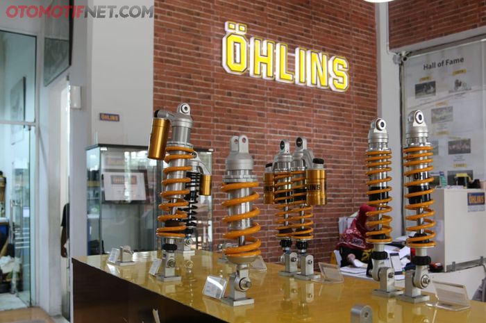 Sokbreker Ohlins yang dijual di showroom sekaligus kantor pusat Ohlins Indonesia di Cikini, Jakarta 
