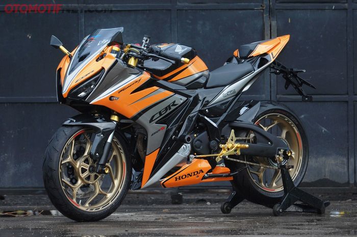 Modifikasi Honda CBR150R Lent Automodified