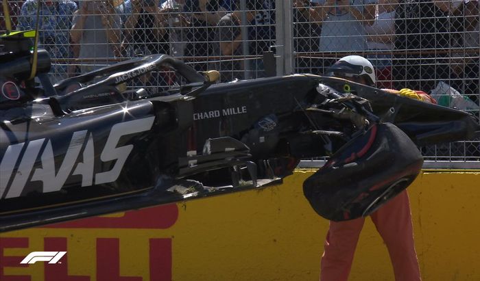 Mobil Haas milik Kevin Magnussen ringsek akibat crash pada kualifikasi F1 Kanada