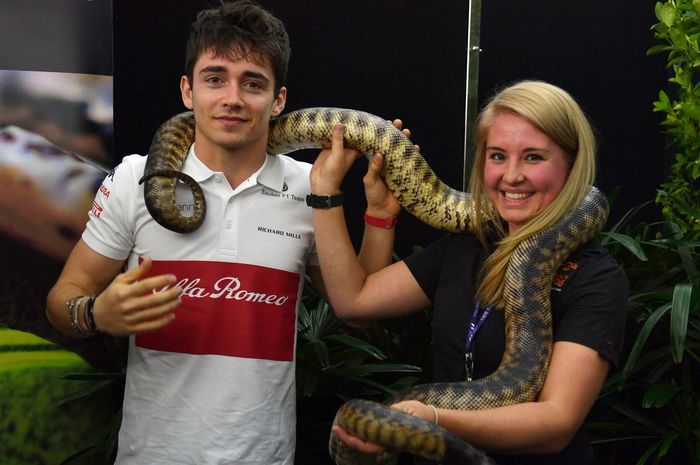 Charles Leclerc saat melakukan aktivitas menjelang menjelang balap F1 Australia 2018