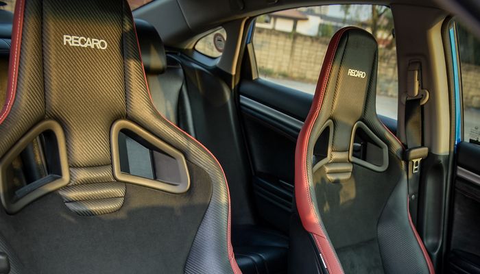 Jok Recaro CS Dynamica Black di kabin modifikasi Honda Civic Turbo