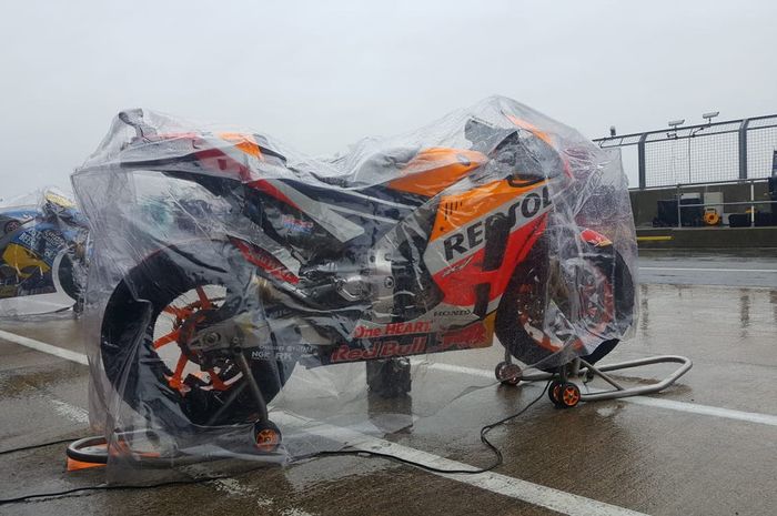 MotoGP Inggris ditunda karena kondisi trek masih belum memungkinkan