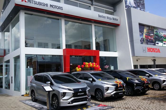 Tampak depan diler kendaraan penumpang Mitsubishi PT Berlian Maju Motor &ndash; Lubuk Linggau