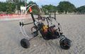 Wuihh... Ada Motor Bisa Terbang di Pantai Kuta Bali, Penasaran?