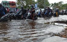 Baru Tahu, Cek Dulu Bagian Ini Saat Motor Mogok Menerjang Banjir 