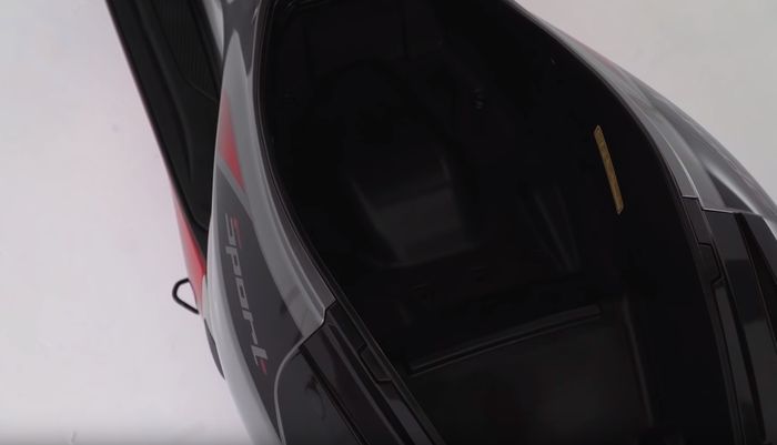 Ada embel-embel sport yang tertulis di bodinya