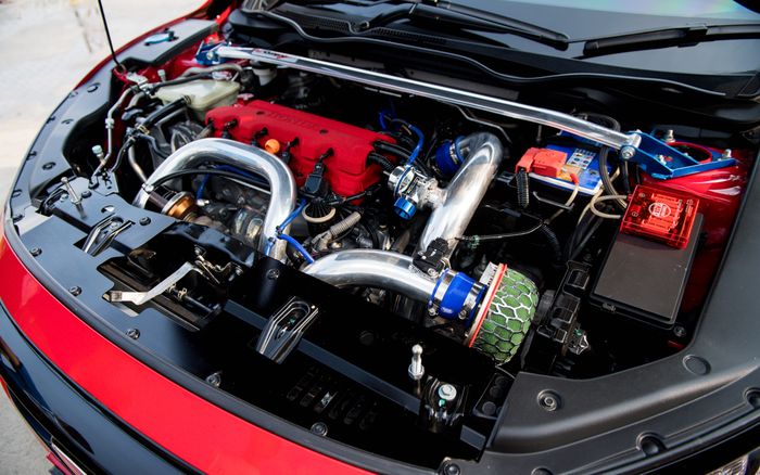 Mesin modifikasi Honda Civic Turbo kena oprek biar tenaganya makin besar