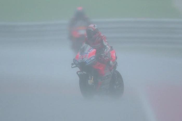 Kualifikasi MotoGP Malaysia ditunda karena kondisi trek 