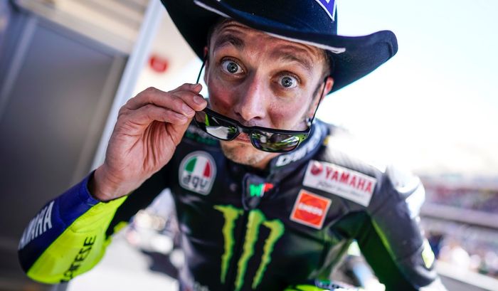 Pembalap Monster Energy Yamaha, Valentino Rossi, ketika selesai menjalani balapan MotoGP Americas 2019.