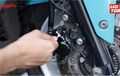 3 Kunci Ini Harus Ada Saat Ganti Kampas Rem Depan Yamaha NMAX