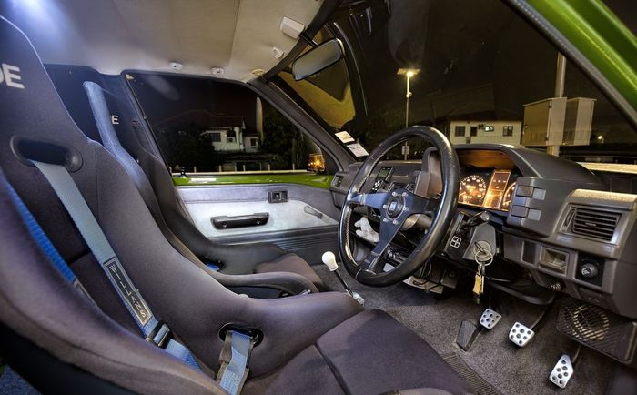 Tampilan kabin racing modifikasi Toyota Starlet asal Thailand