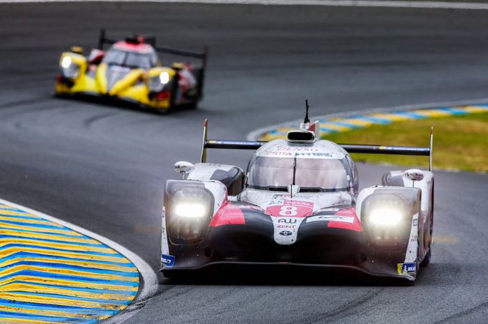 Mobil nomor 8 tim Toyota Gazzo Racing memenangkan balap ketahanan Le Mans 24 Jam 2019