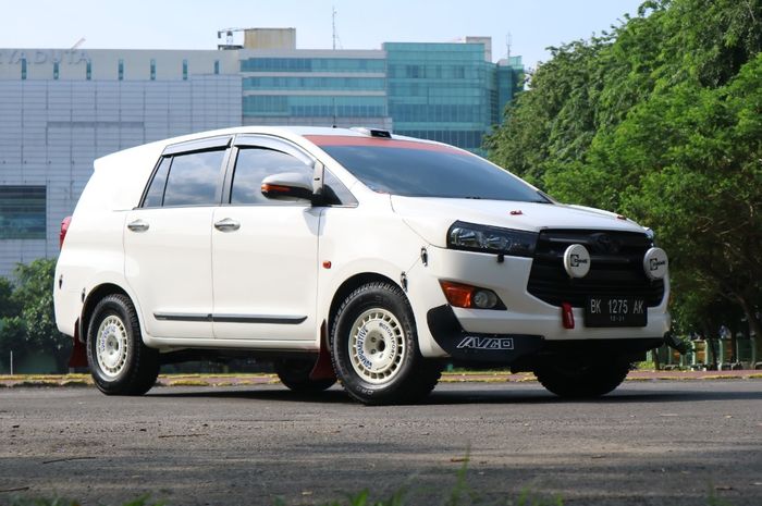 Toyota Kijang Innova Rally Look