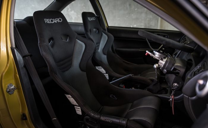 Tampilan kabin modifikasi Honda Civic Ferio bergaya street racing