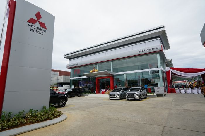 Pembukaan diler Mitsubishi  ke-100 di Indonesia