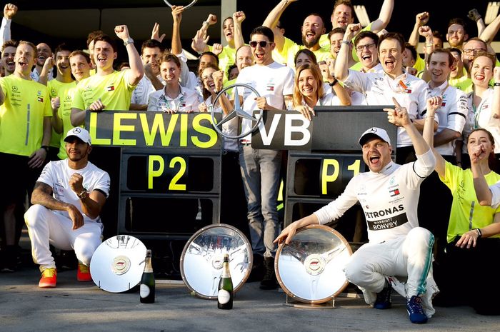 Valtteri Bottas memimpin tim Mercedes finish 1-2 di GP F1 Australia 2019