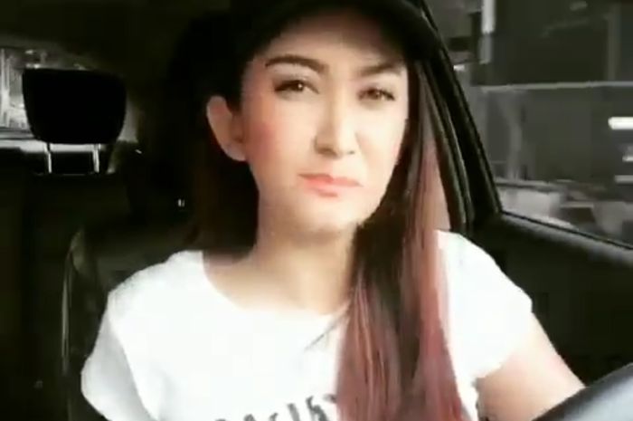 Artis cantik Nafa Urbah, mengapresiasi anggota Densus 88