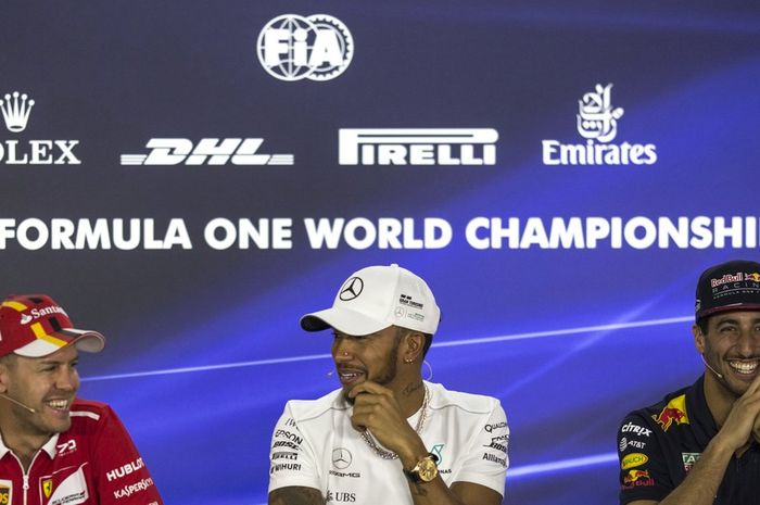 Sebastian Vettel, Lewis Hamilton dan Daniel Ricciardo pada konferensi pers F1 Australia, Kamis (22/3/2018)