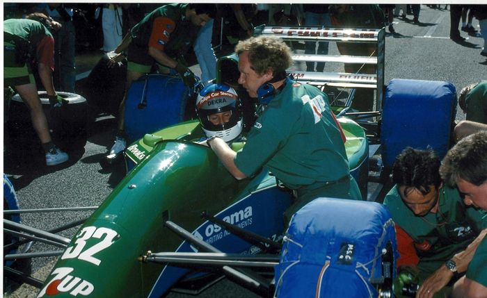 Michael Schumacher ketika debut di ajang F1 menggunakan Jordan 191.