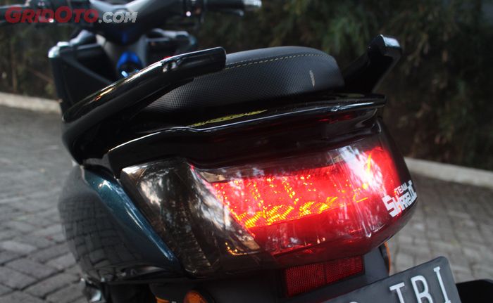 Tampang belakang Yamaha NMAX lama sangar dengan lampu dan behel custom