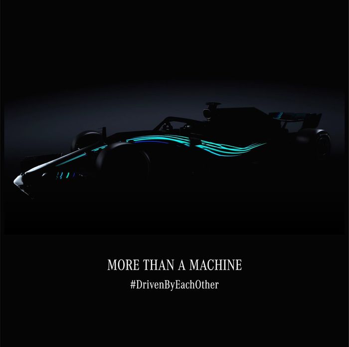 Akun Twitter @MercedesAMG F1 memperlihatkan siluet mobil baru tim Mercedes