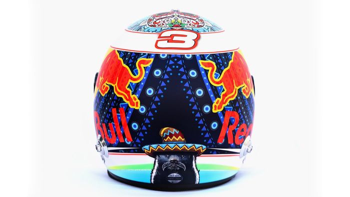 Tampak belakang desain helm pembalap tim Red Bull, Daniel Ricciardo