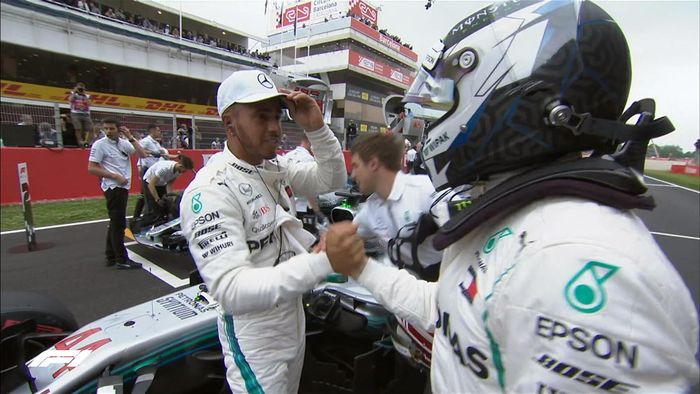 Dua pembalap tim Mercedes, Lewis Hamilton dan Valtteri Bottas akan start dari barisan depan GP F1 Spanyol