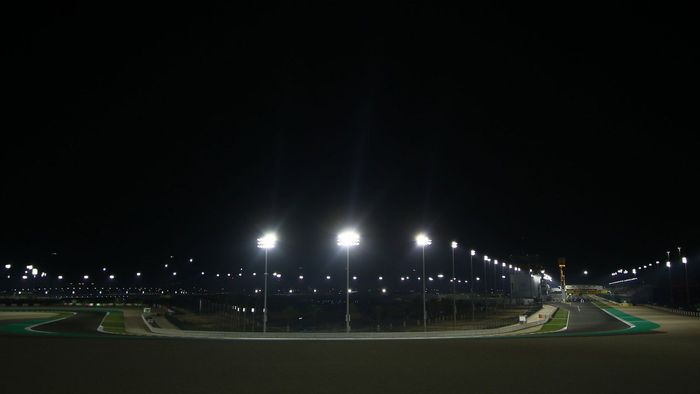 Suasana trek Losail, Qatar pada malam hari, race 2 WSBK Qatar dibatalkan