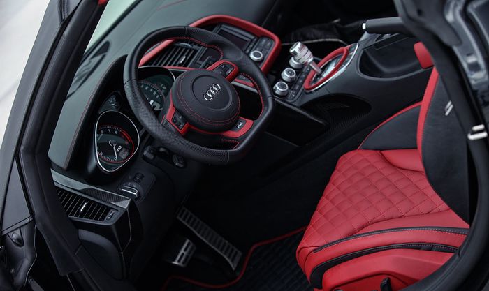 Interior Audi R8 hasil garapan Prior Design