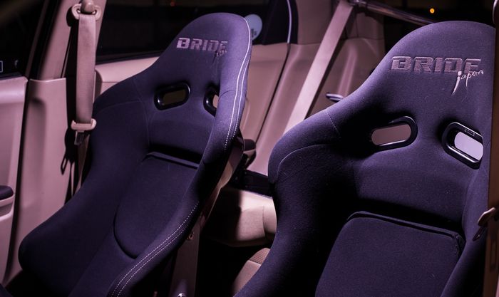 Jok semi bucket Bride Stadia di kabin modifikasi Honda Brio lawas