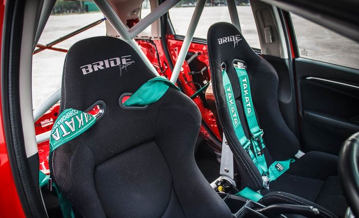 Tampilan kabin Honda Jazz GK5 ini dibuat bergaya racing