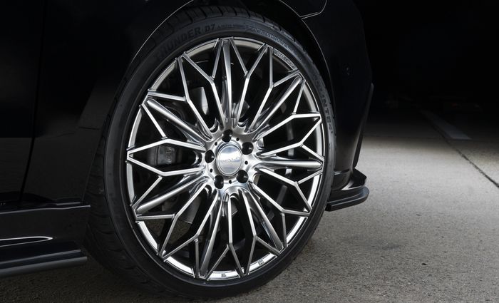 Mercedes-Benz V-Class pasang pelek keren buatan Wald ukuran 22 inci