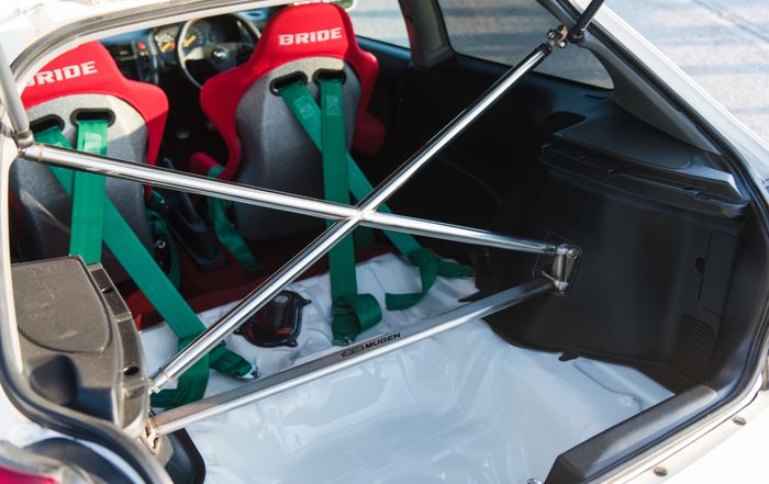 Tampilan kabin belakang modifikasi Honda Civic Type R EK9