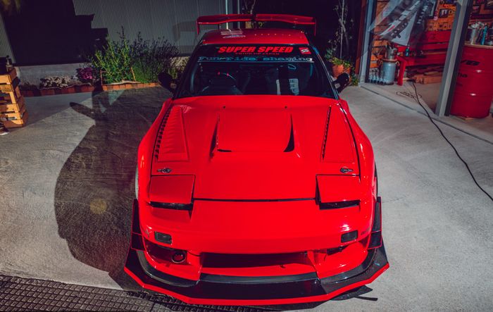 Modifikasi Nissan 180SX adopsi warna merah Toyota dan wide body Garage Mak