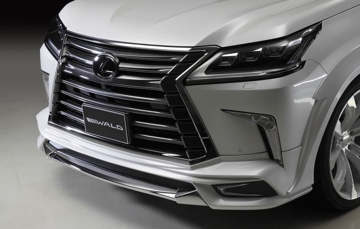 Tampilan depan Lexus LX 570 besutan Wald International