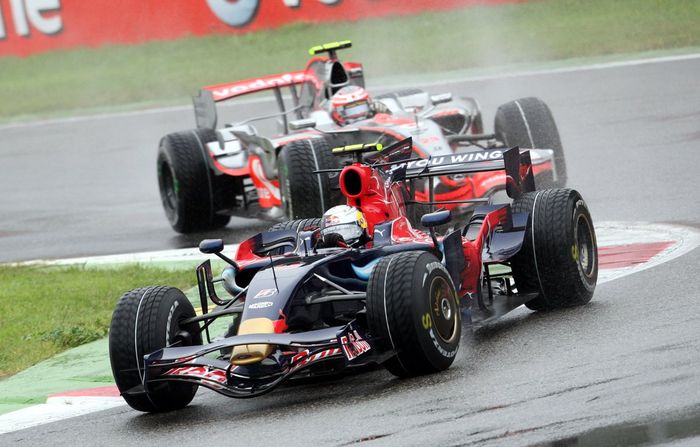 Sebastian Vettel cetak kemenangan pertama dalam kariernya di F1 ketika bersama  tim Toro Rosso pada GP Italia 2008