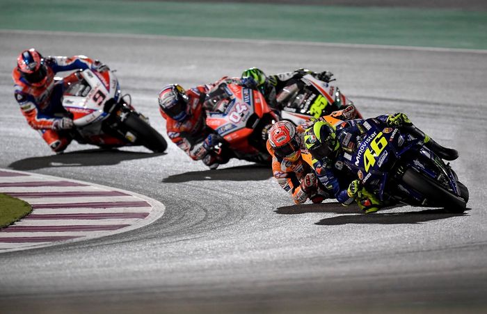 Valentino Rossi berada di antara para pembalap muda pada balapan MotoGP Qatar 2018