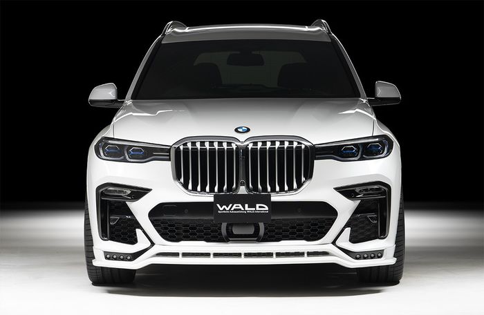 Tampilan depan modifikasi BMW X7 dirancang lebih sporty